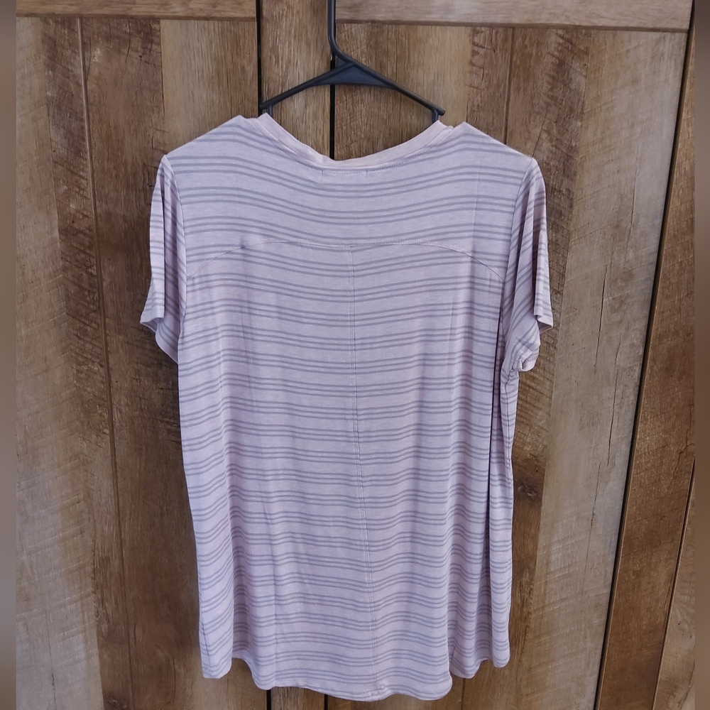 π prAna Women's Foundation Short Sleeve V-Neck T-Shirt - L - Picture 5 of 11